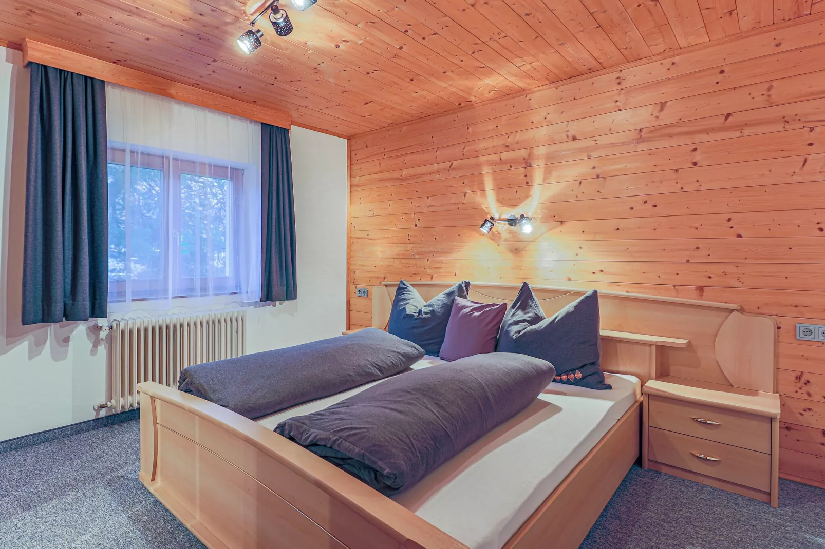 Eileen II-Bedroom