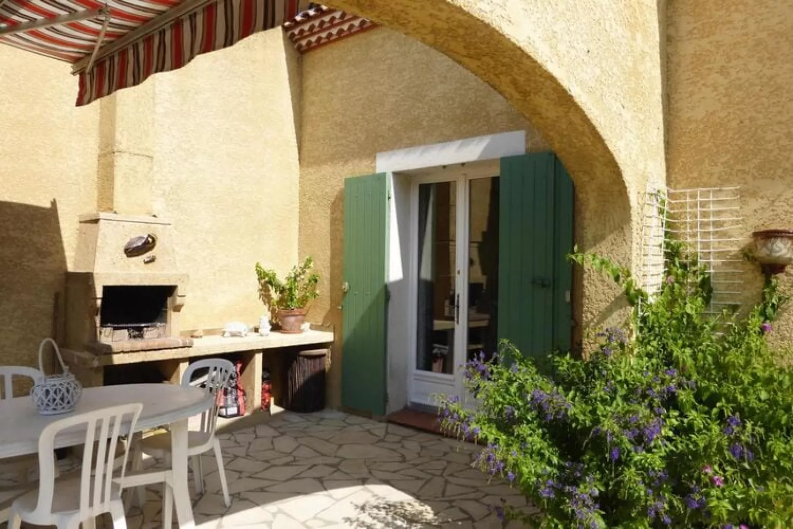 Ferienwohnung in Bellegarde / Les Santolines-Terrace balcony
