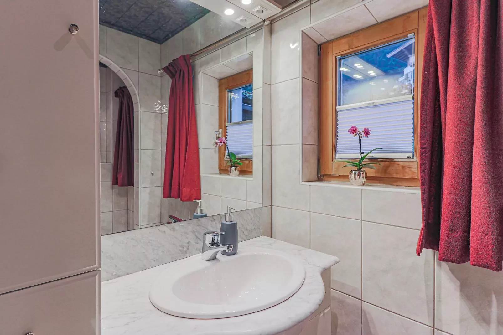 Eileen II-Bathroom