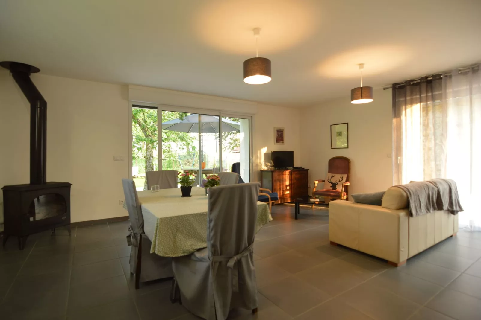 Sainte Godeleine-Living room