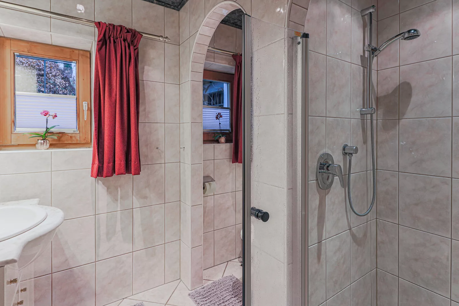 Eileen II-Bathroom