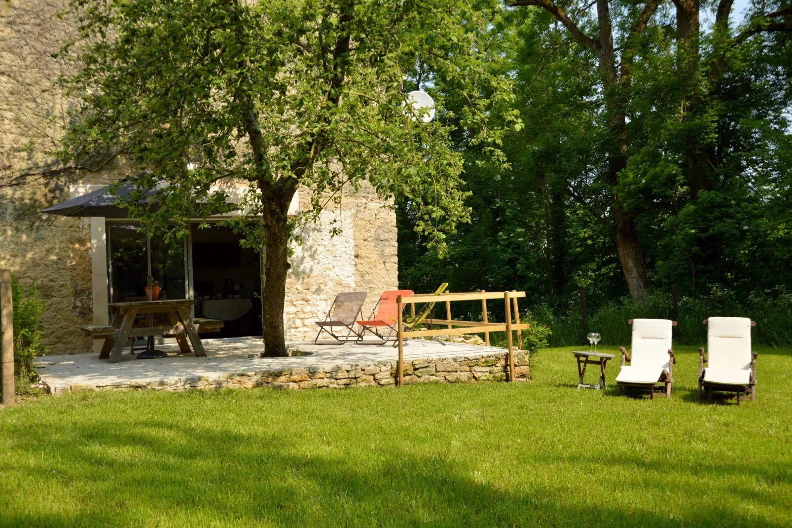 Sainte Godeleine-Gardens summer