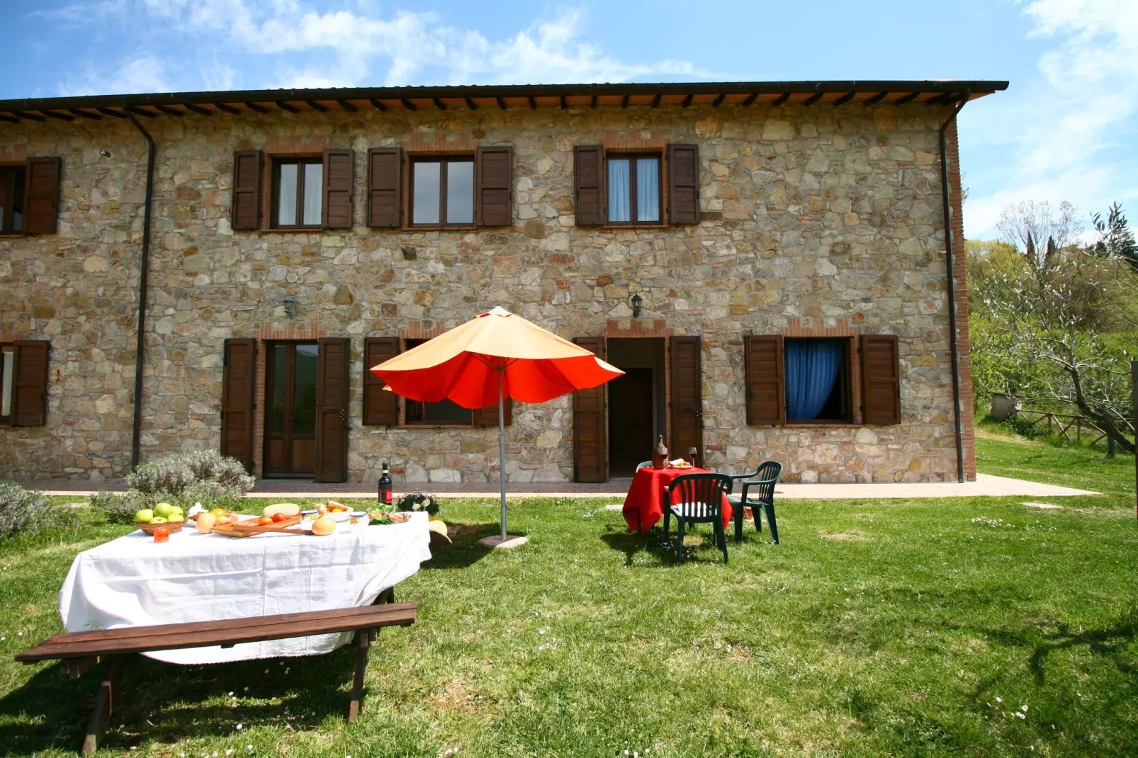 Nerone-Exterior summer