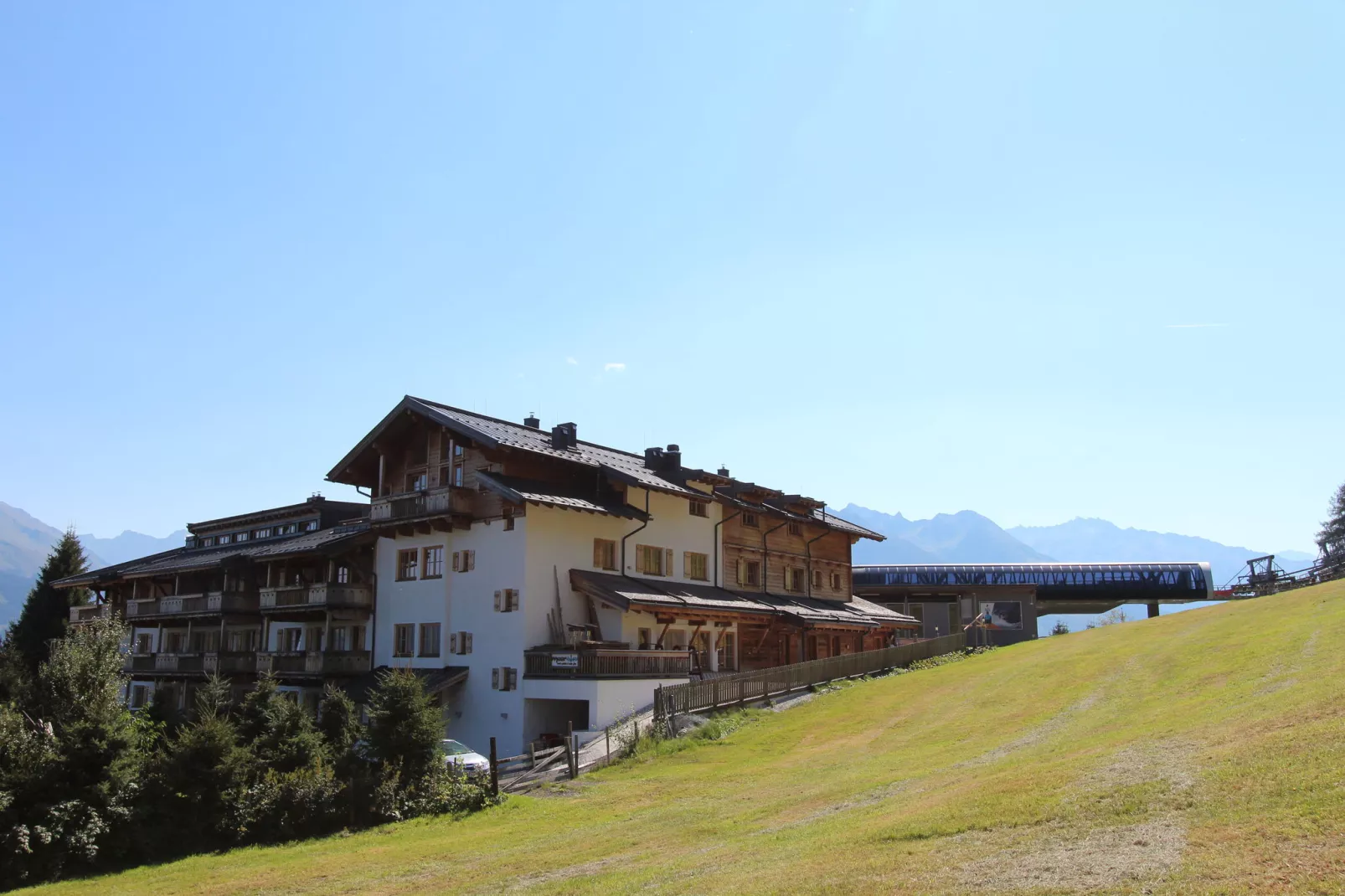 Panorama Chalet 5-Exterior summer