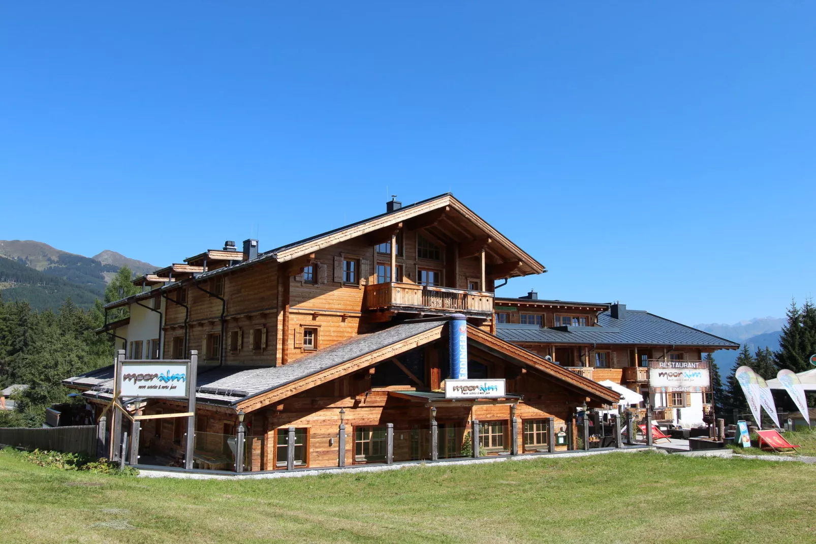 Panorama Chalet 5-Exterior summer