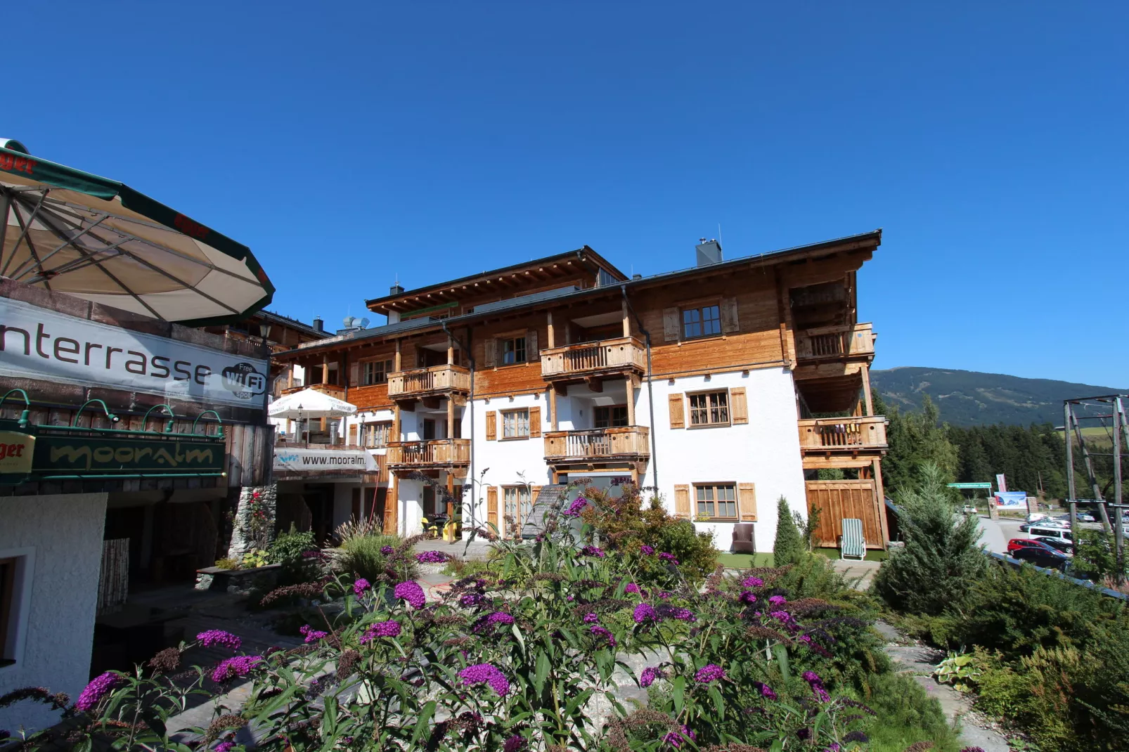 Panorama Chalet 5-Exterior summer