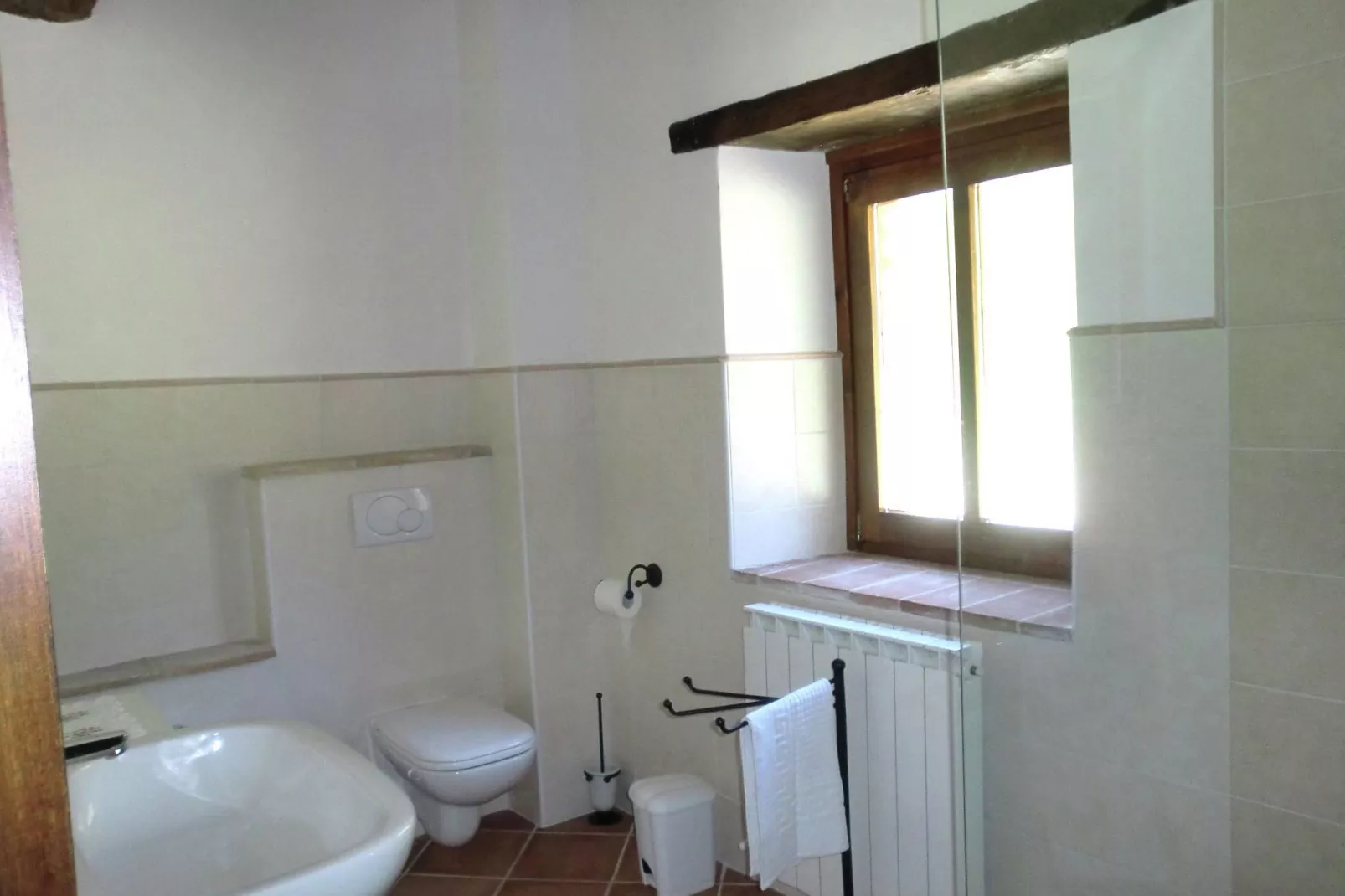 Salvia-Bathroom