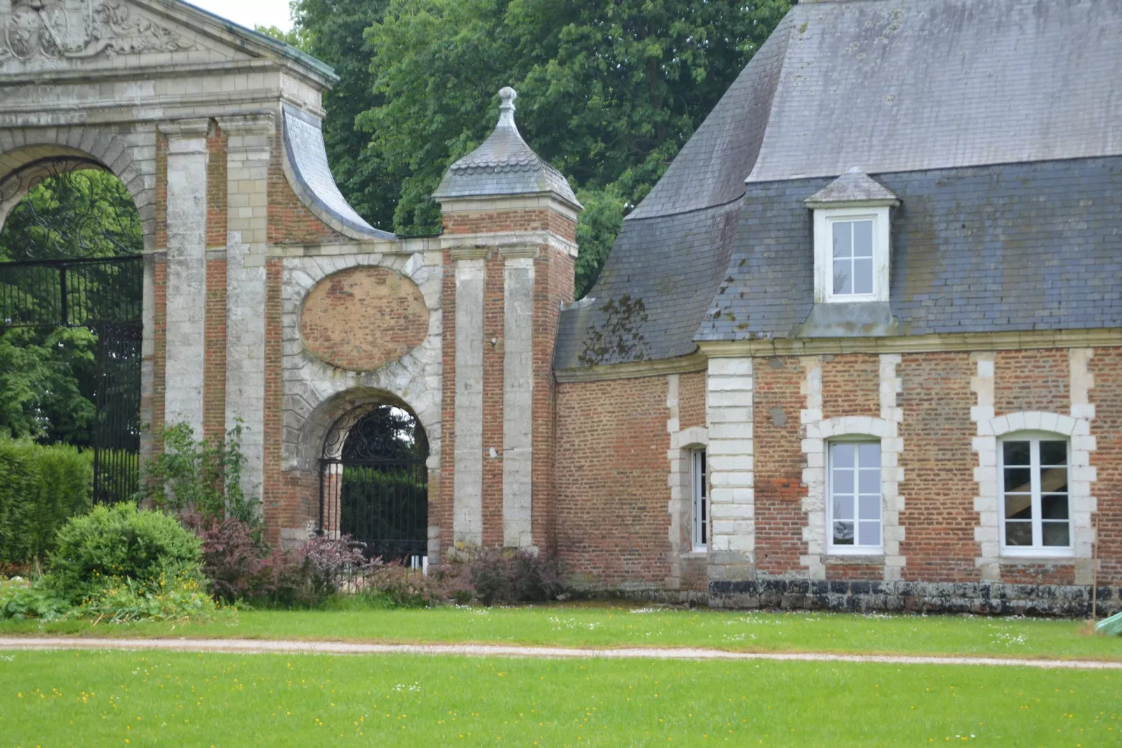 Abbaye St-Andre 7-Exterior summer