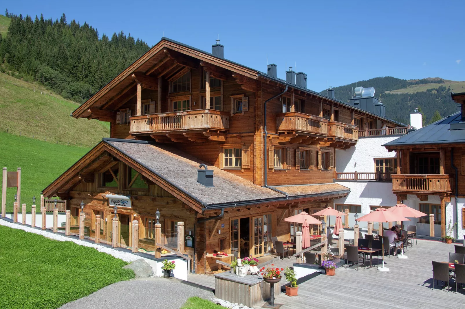 Panorama Chalet TOP 10-Exterior summer