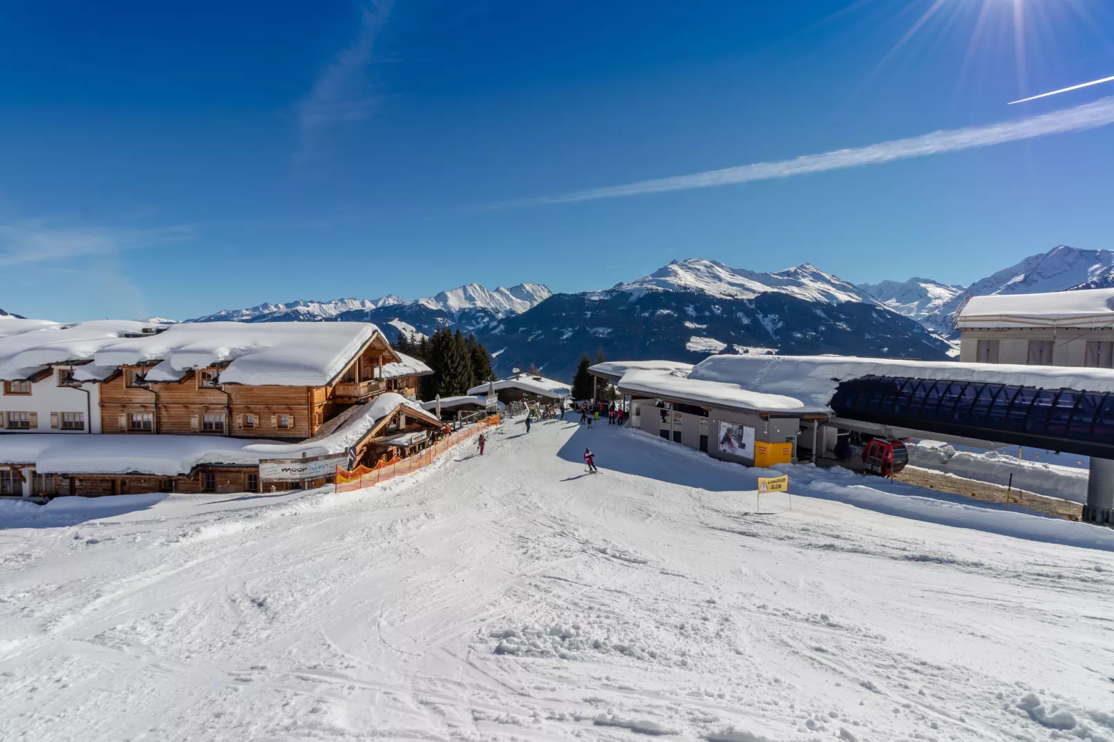 Panorama Chalet 8-Exterior winter