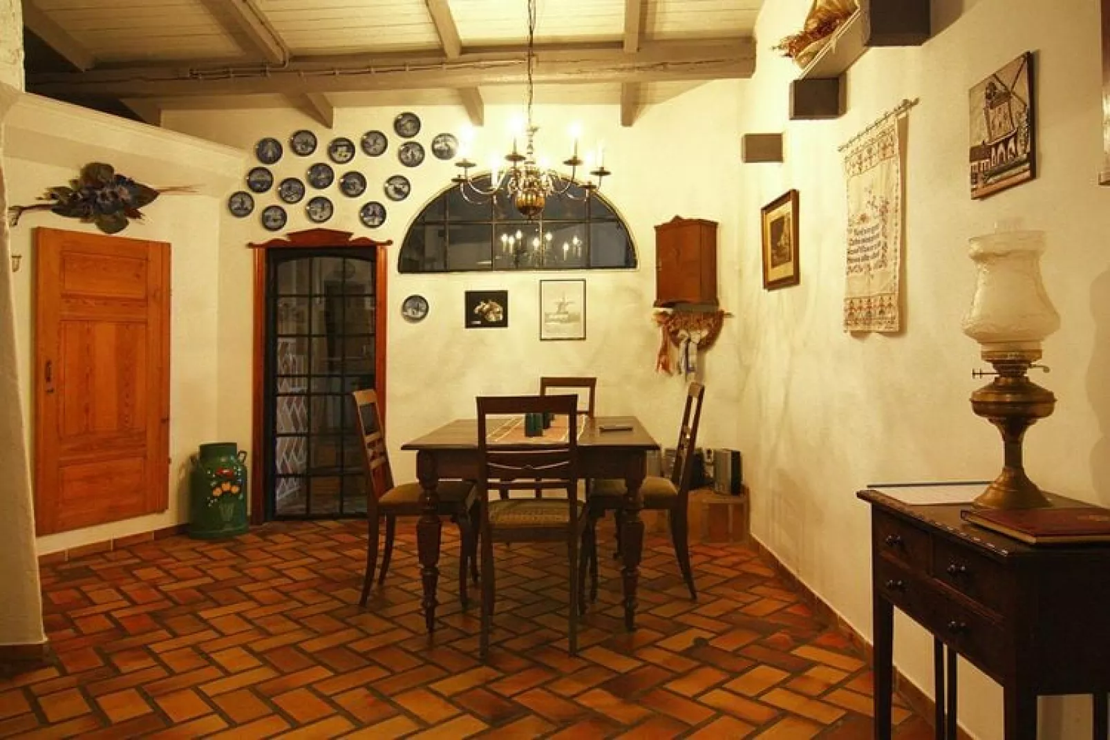 Vanessa-Living room