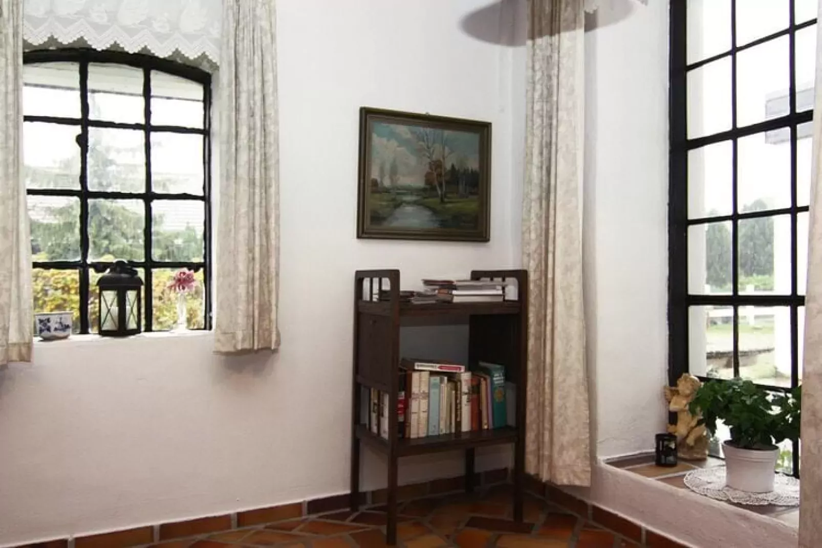 Vanessa-Bedroom