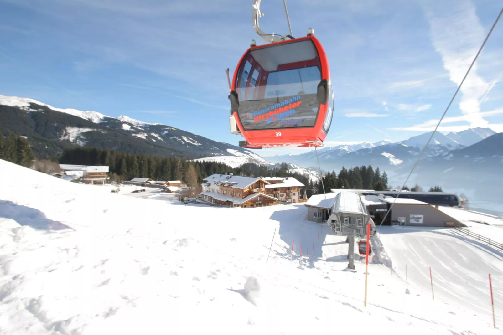 Panorama Chalet 9-Exterior winter