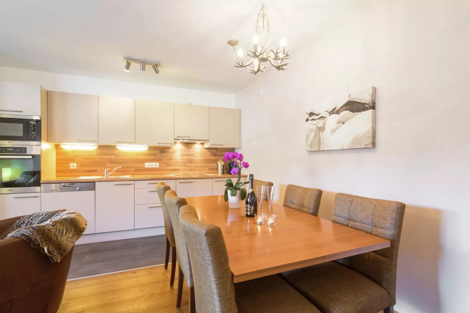 Panorama Chalet 9-Dining room