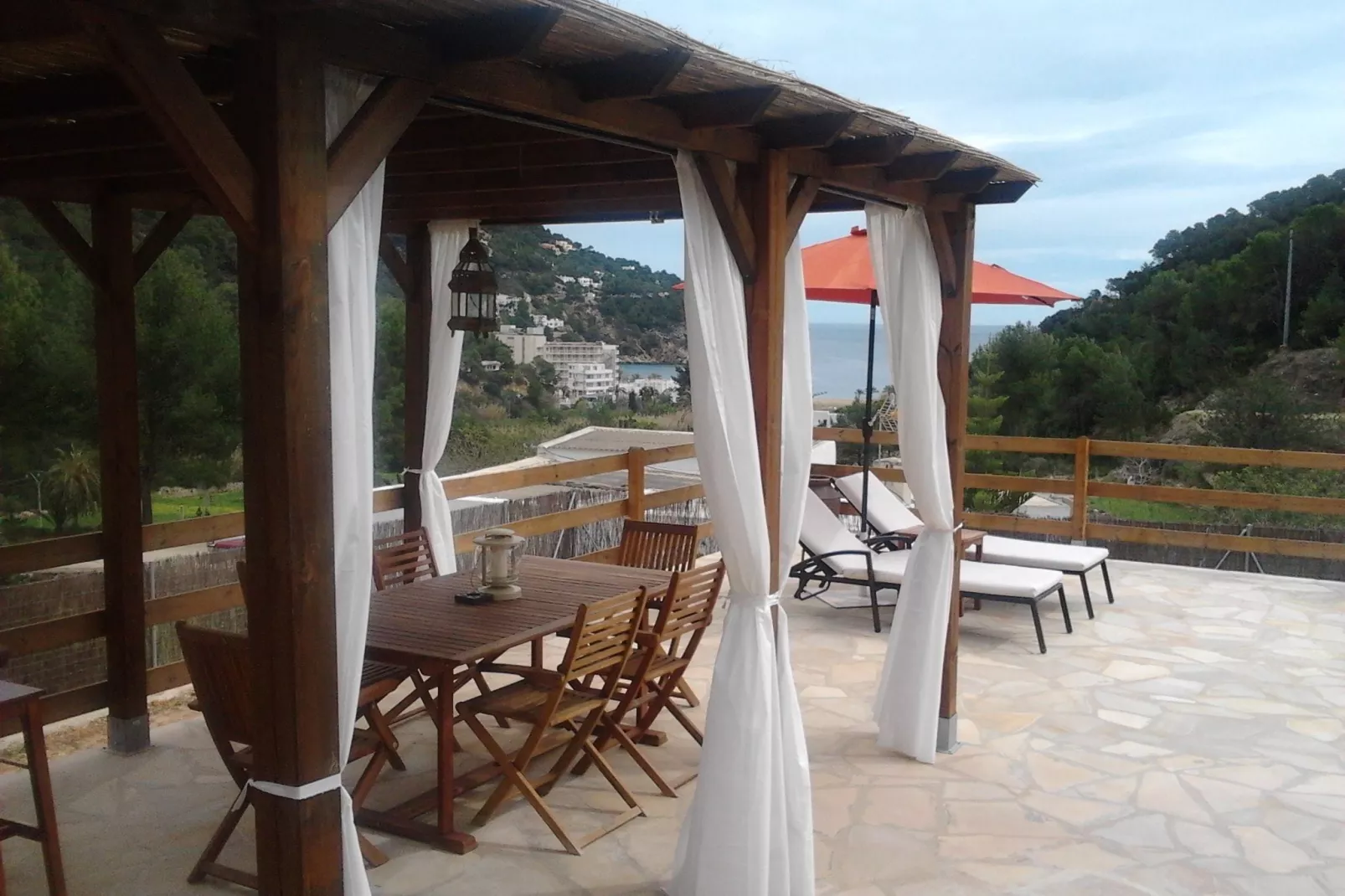 Can Sans-Balcon-terrasse
