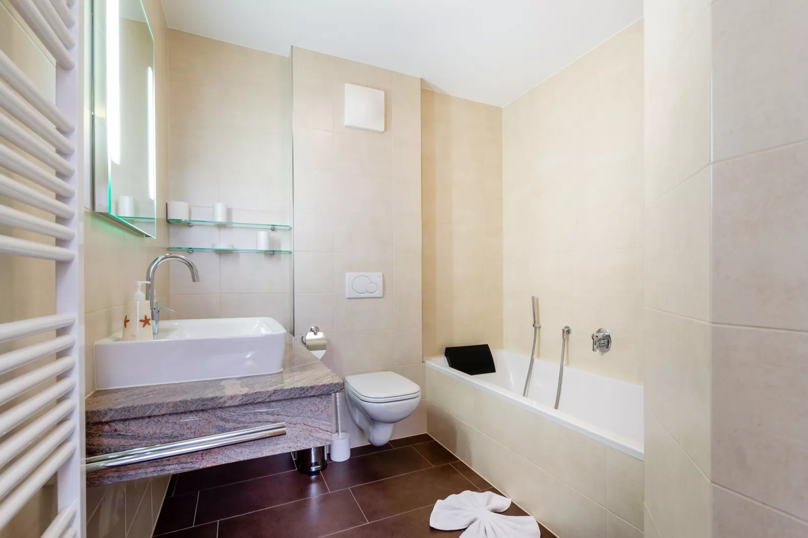 Panorama Chalet 18-Bathroom