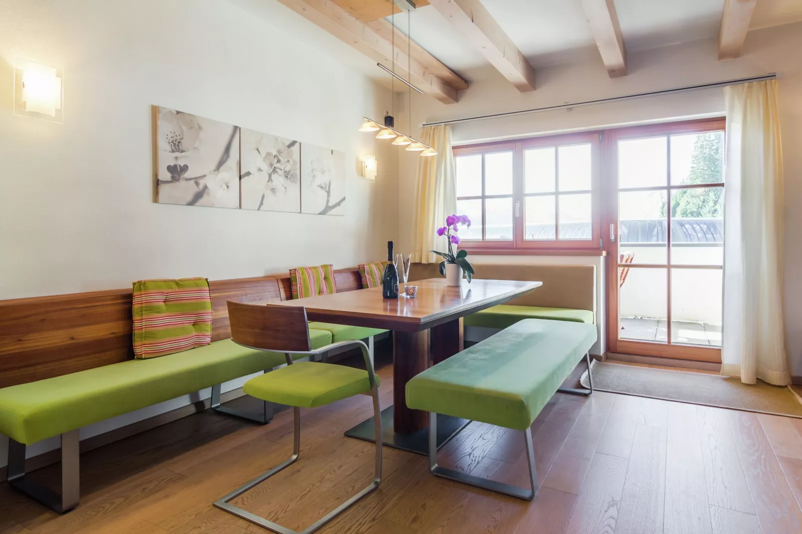 Panorama Chalet 17-Dining room