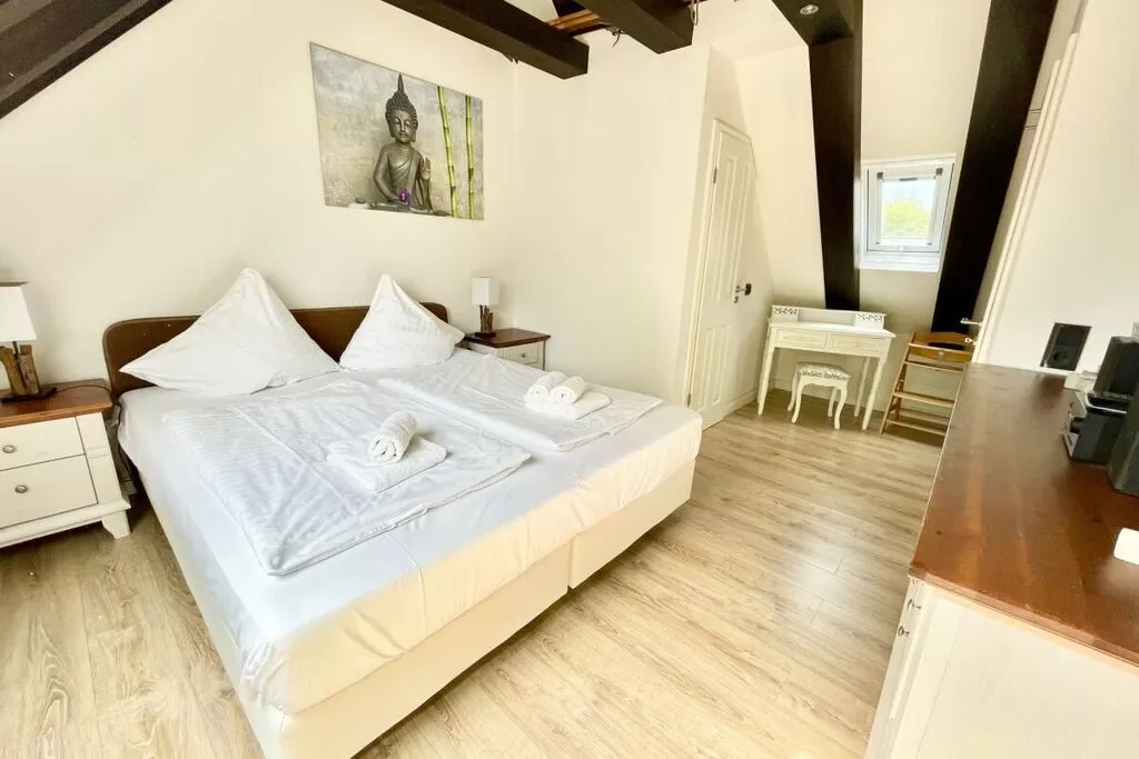 70618-Schlafzimmer