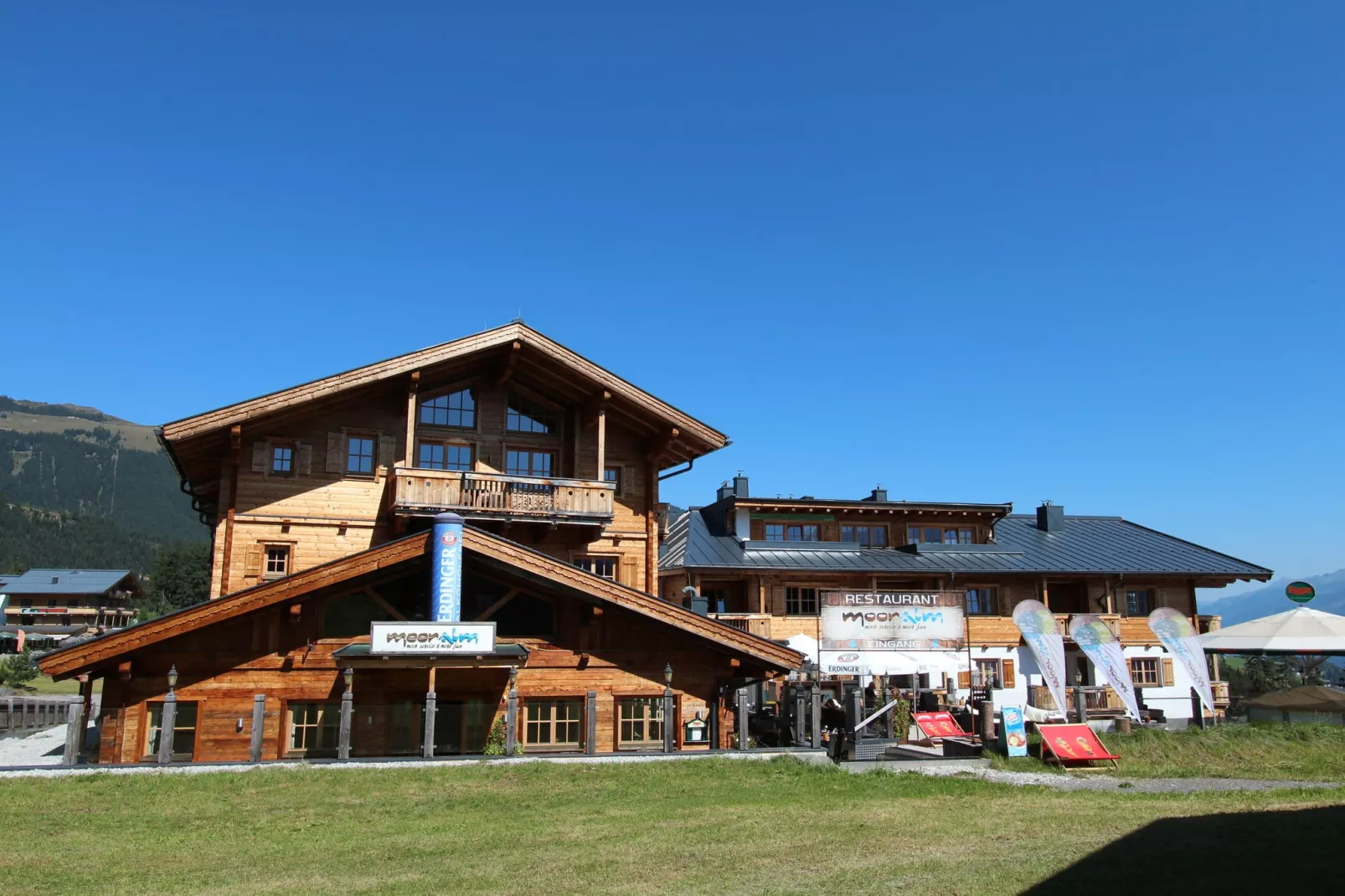 Panorama Chalet 17-Exterior summer