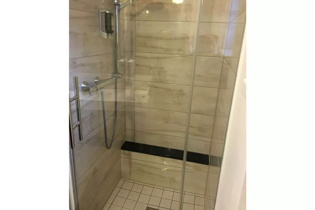 110627-Bathroom
