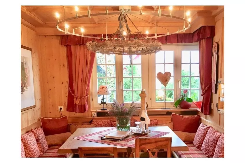 116157-Dining room