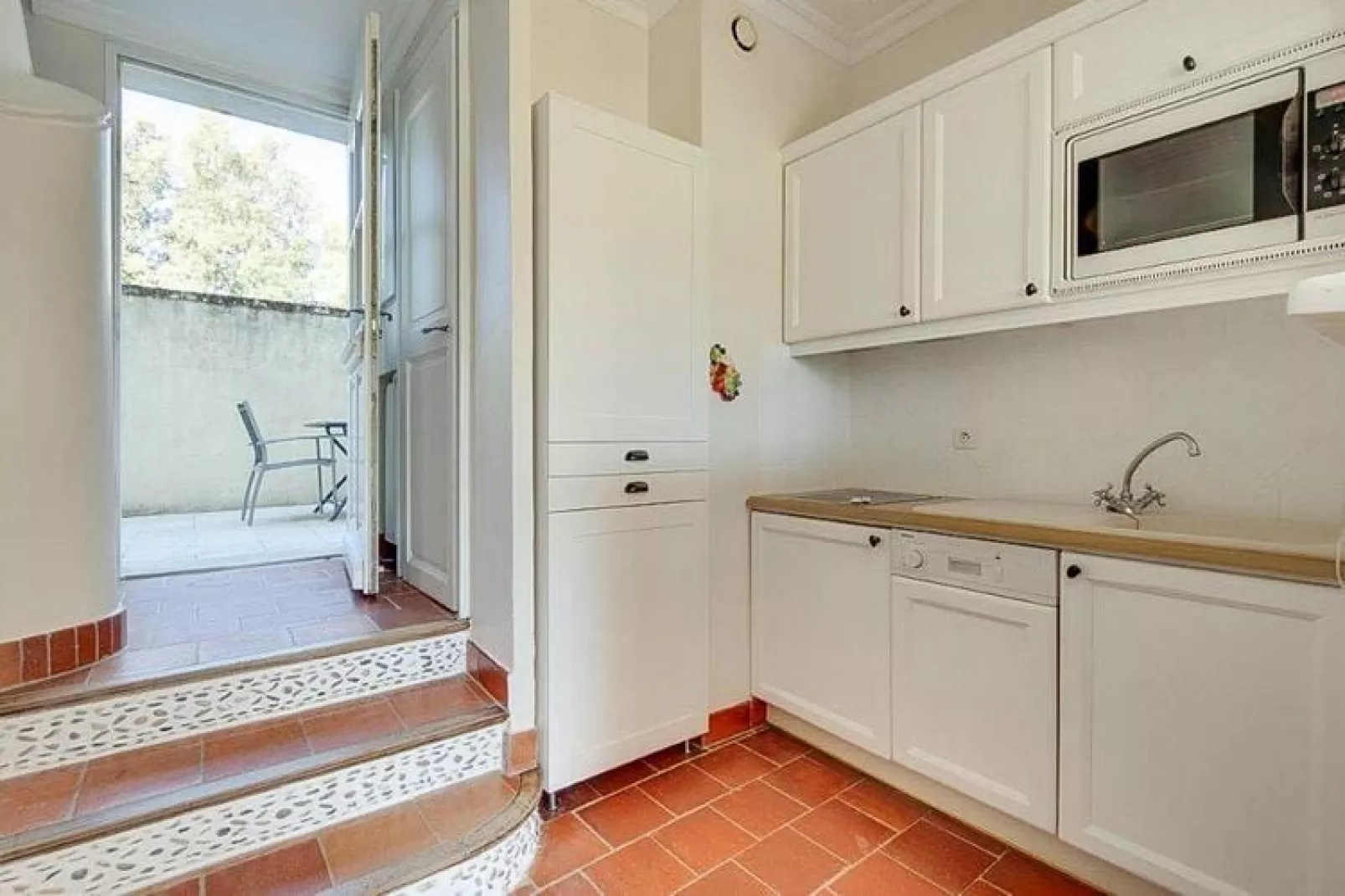 Apartments Les Domaines de Saint-Endréol / La Motte-en-Provence // Apt 3 chambres Type B-Kitchen