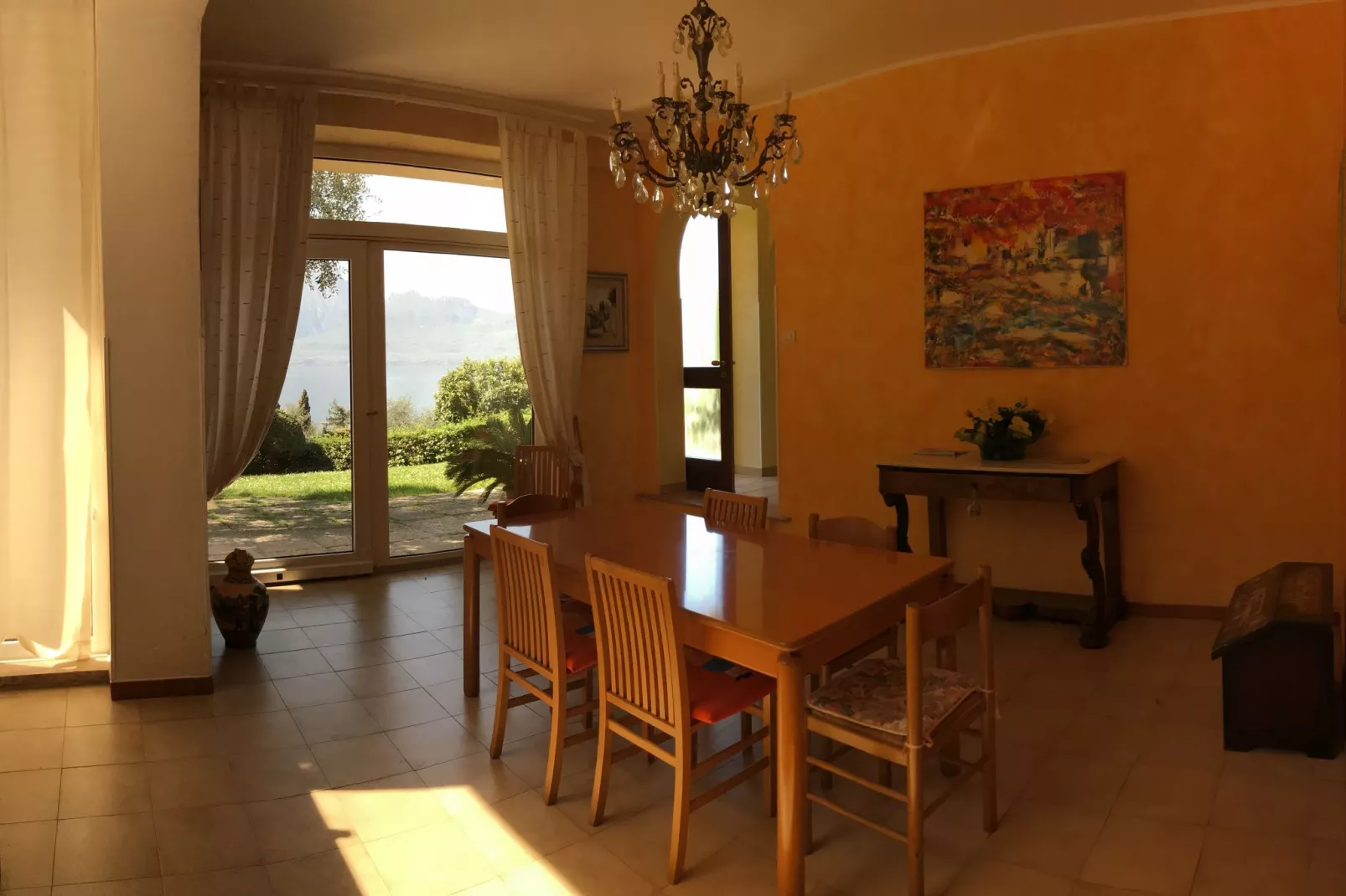 Villa Vista Lago-Salle à manger