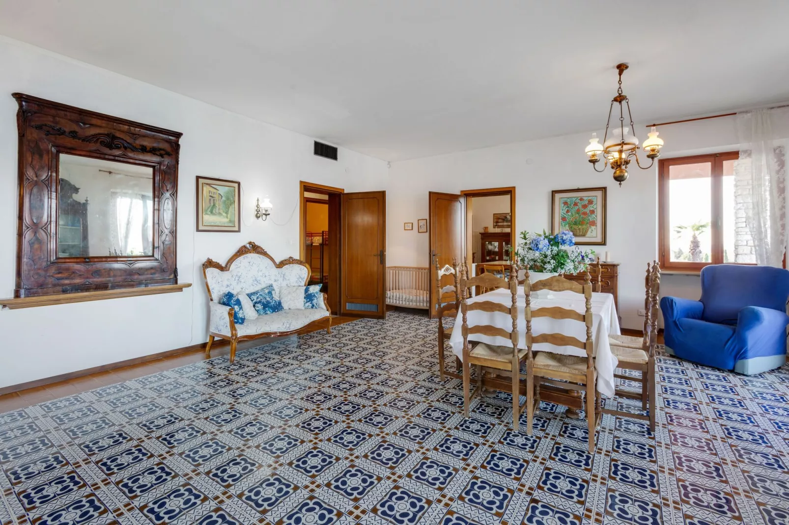 Villa Barono-Dining room