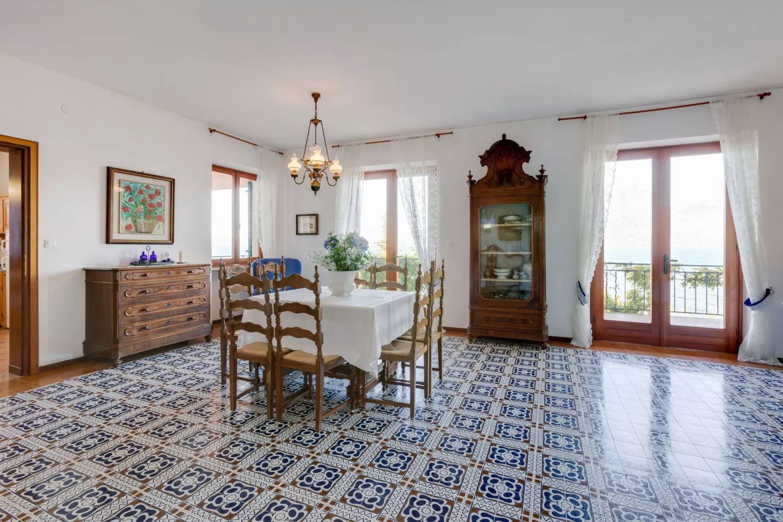 Villa Barono-Dining room