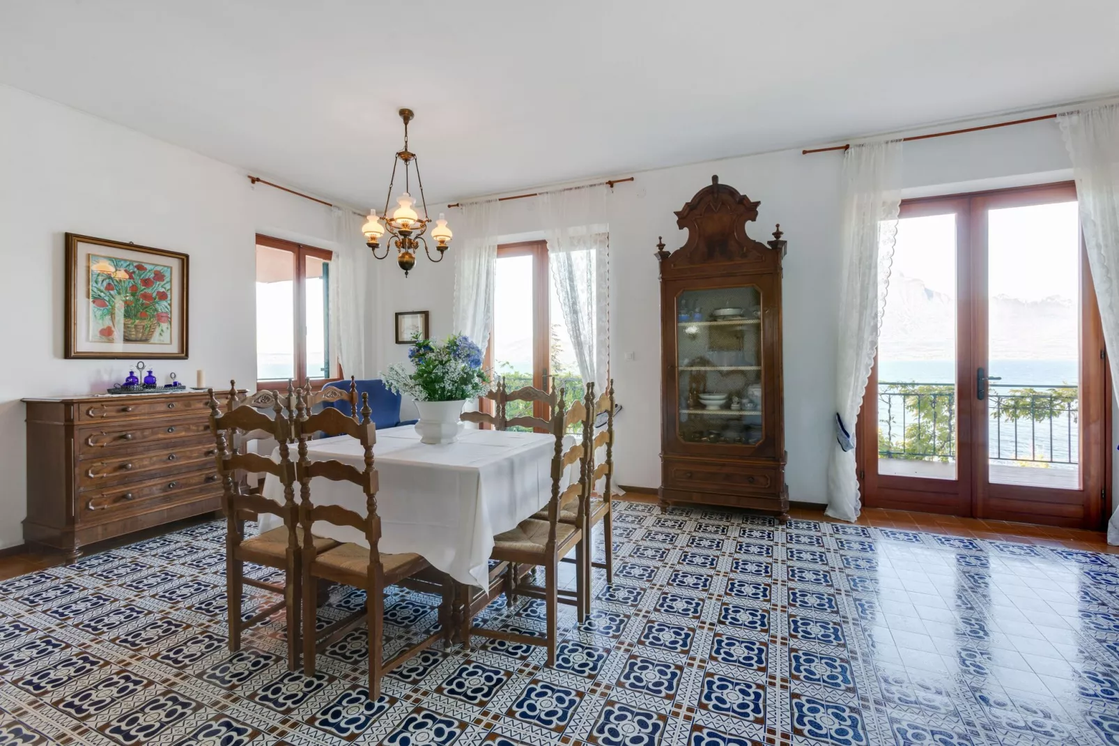 Villa Barono-Dining room