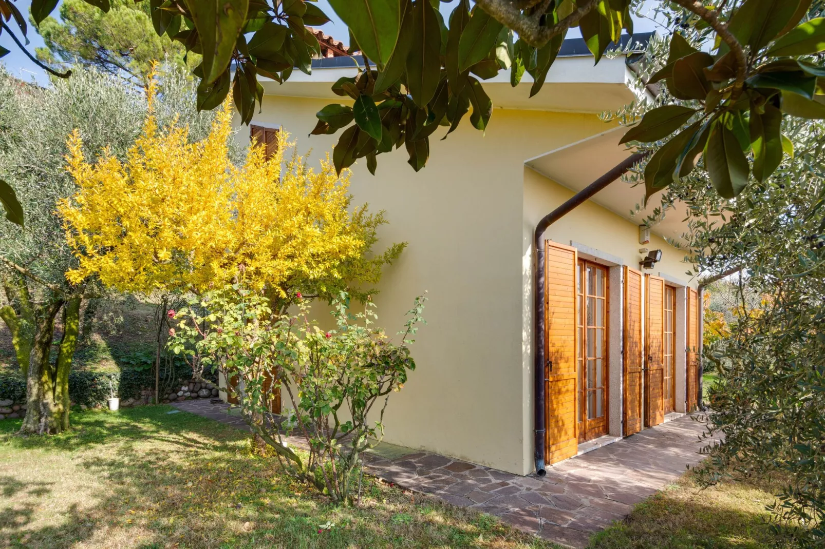 Villa Pozzol-Exterior summer
