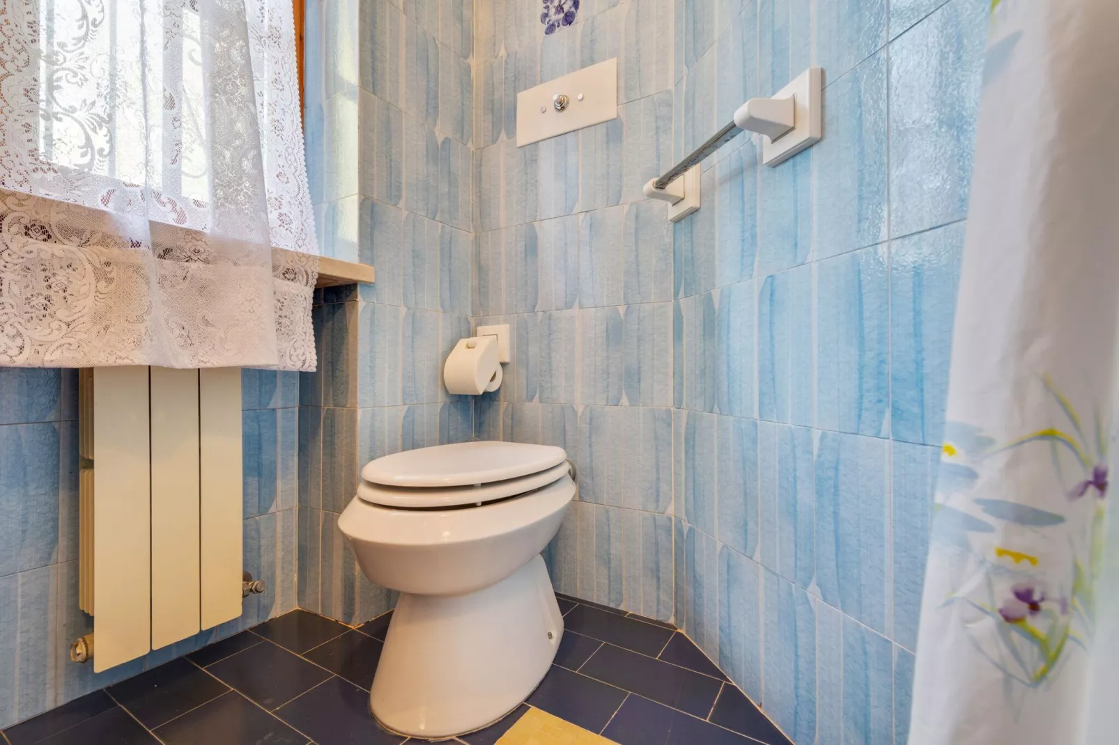 Villa Pozzol-Bathroom