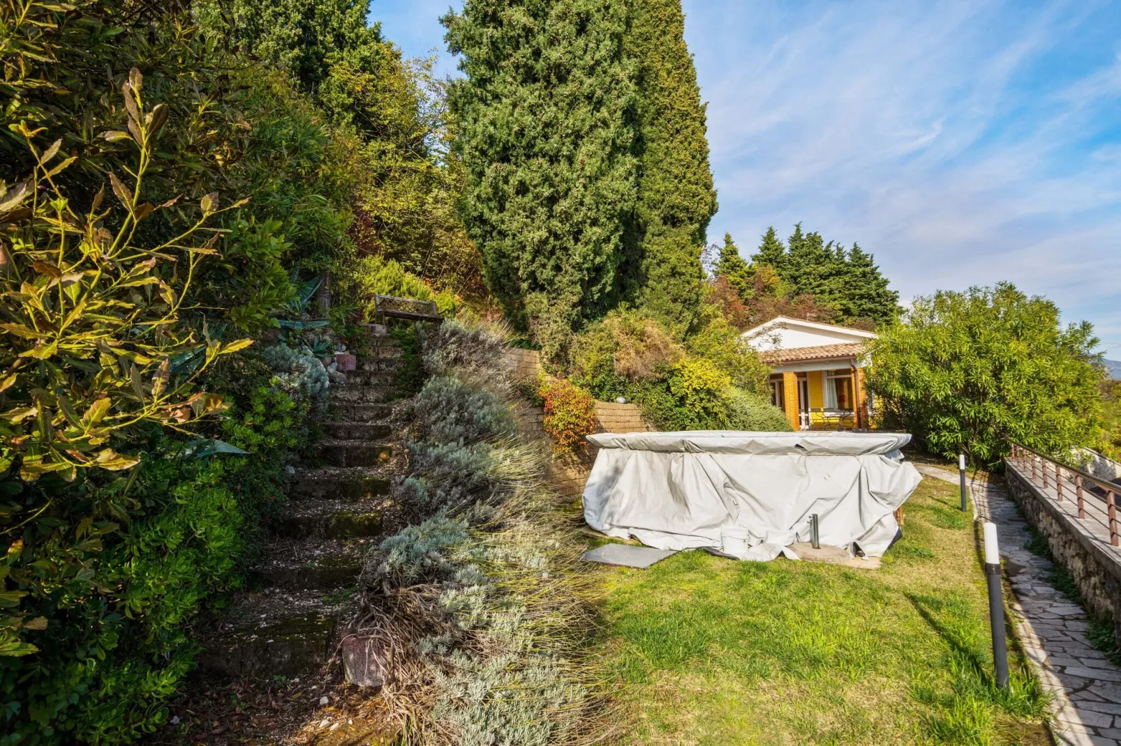 Villa Rovere-Gardens summer
