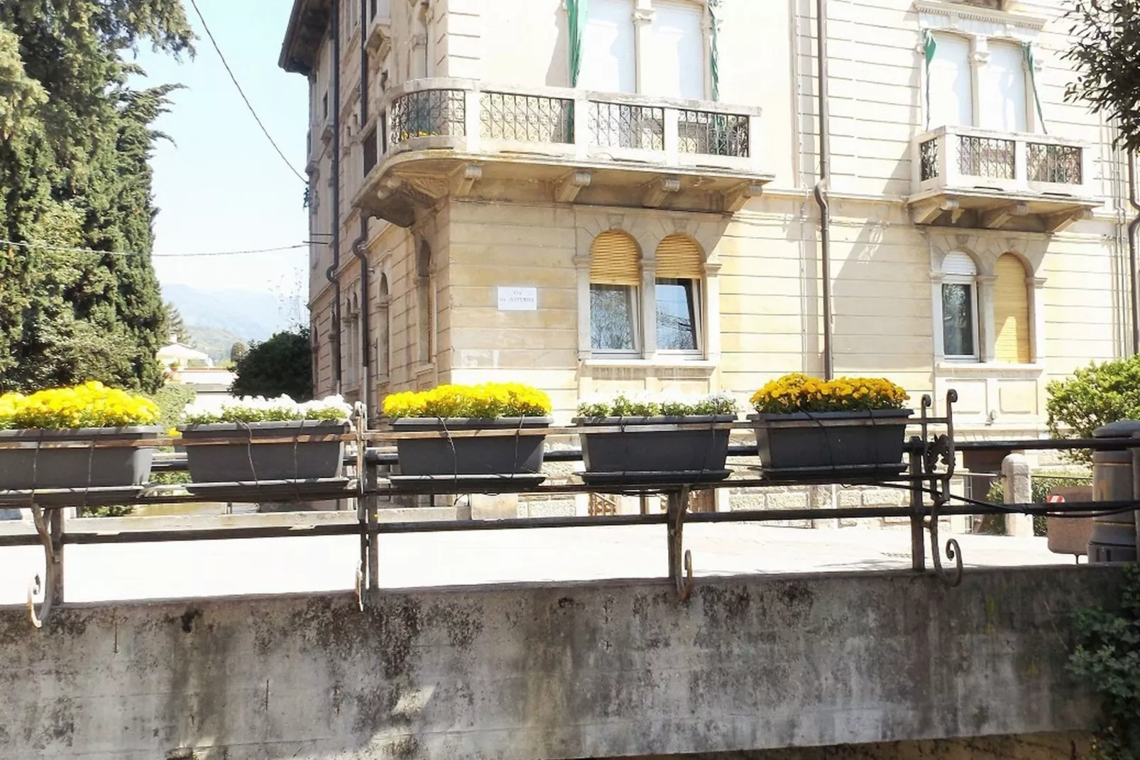 Palazzo Gusa-Areas summer 1km