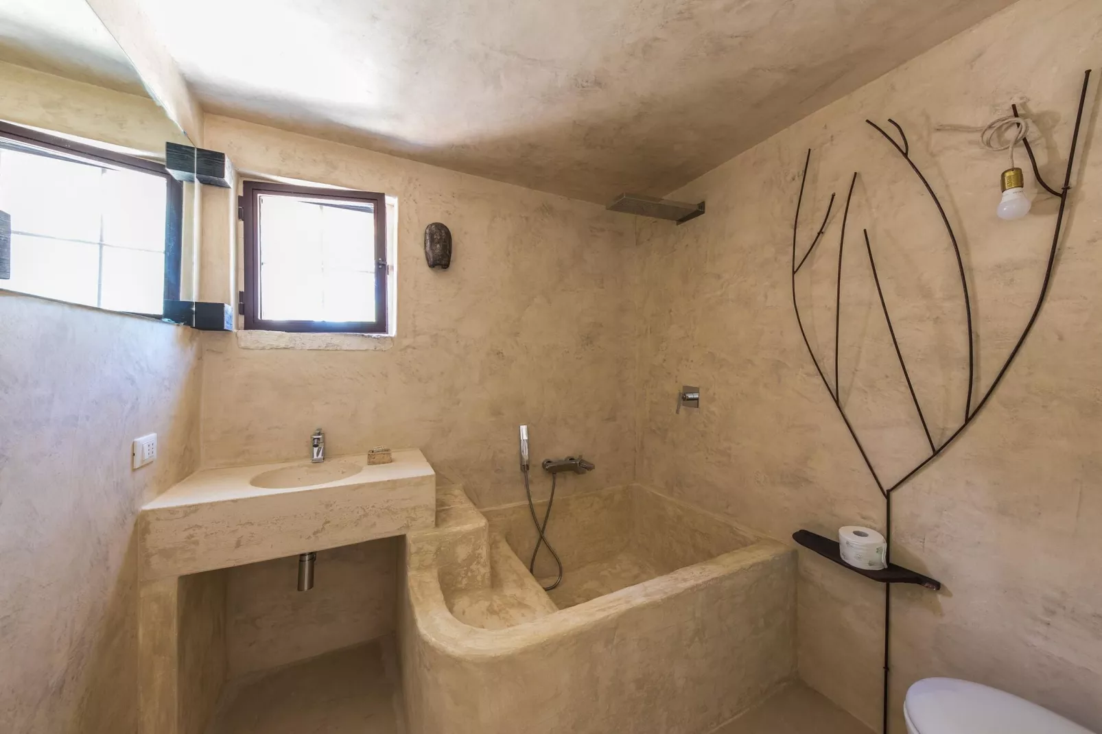 Luxury Trullo Termetrio in Cisternino-Bathroom