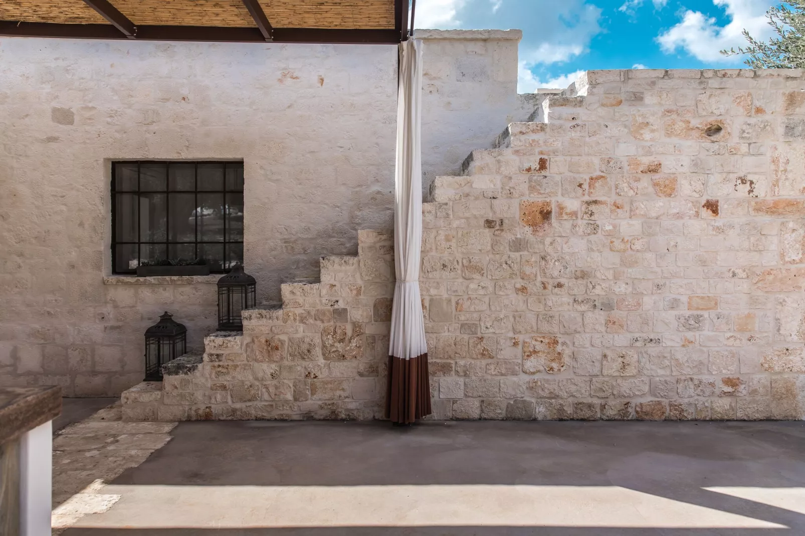 Luxury Trullo Termetrio in Cisternino-Exterior summer