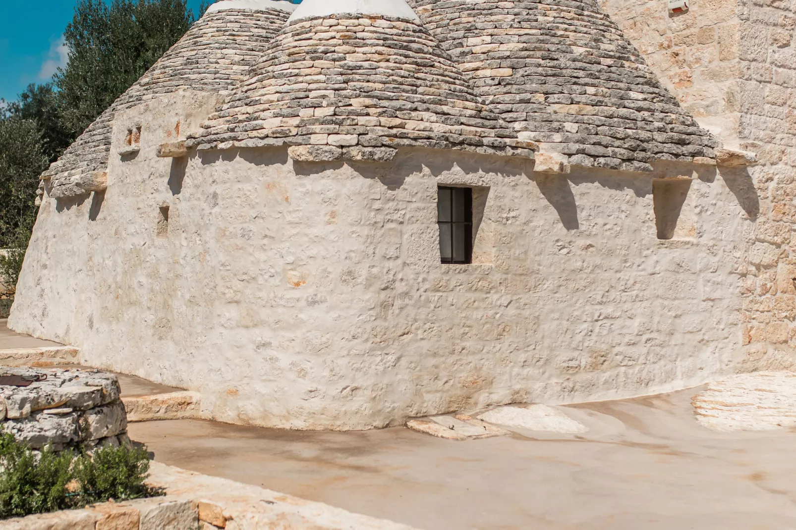 Luxury Trullo Termetrio in Cisternino-Exterior summer