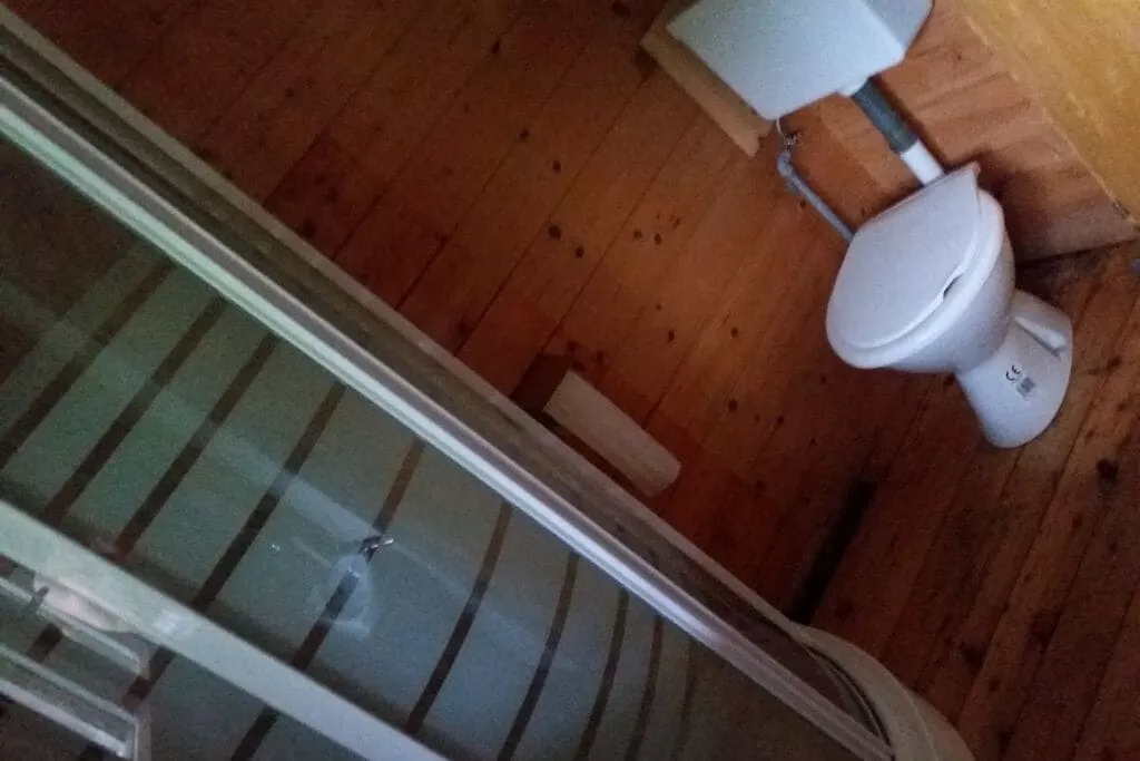 196669-Bathroom