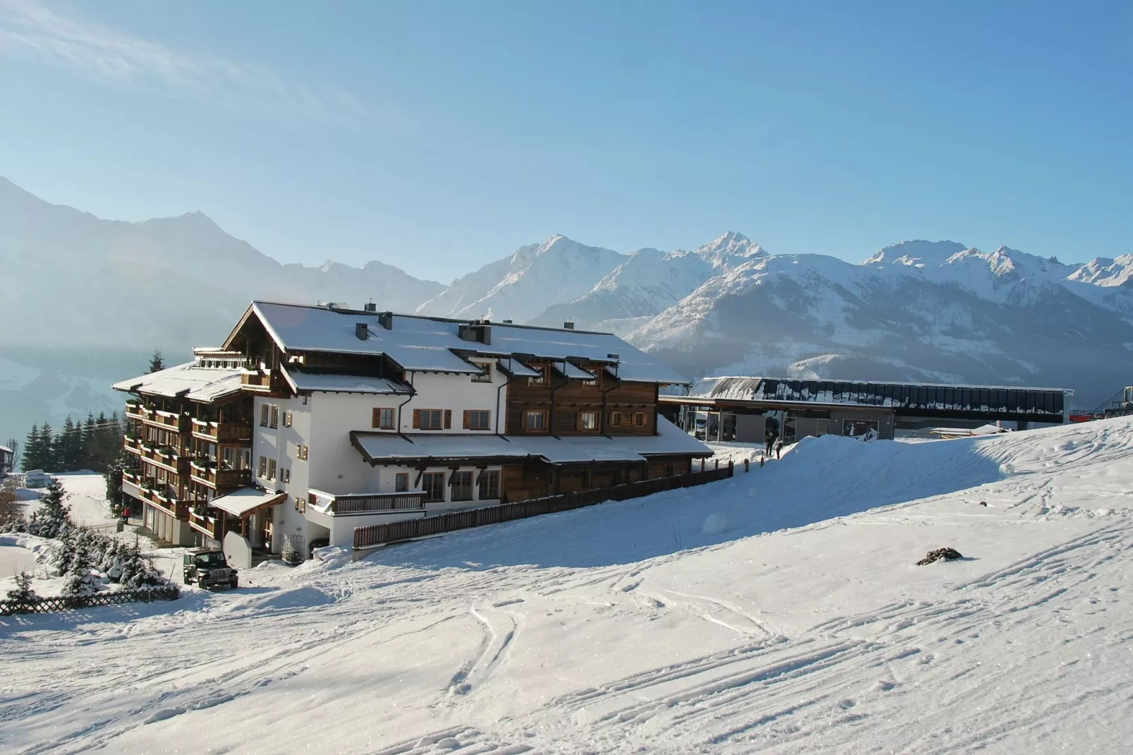 Panorama Chalet 16-Exterior winter