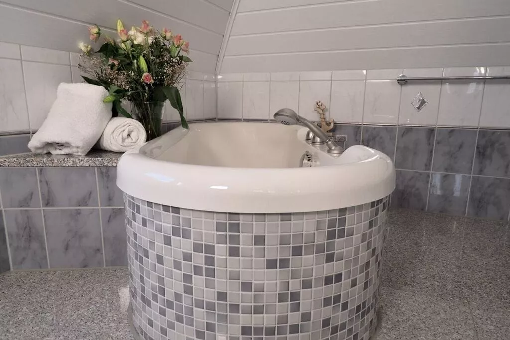 295914-Bathroom