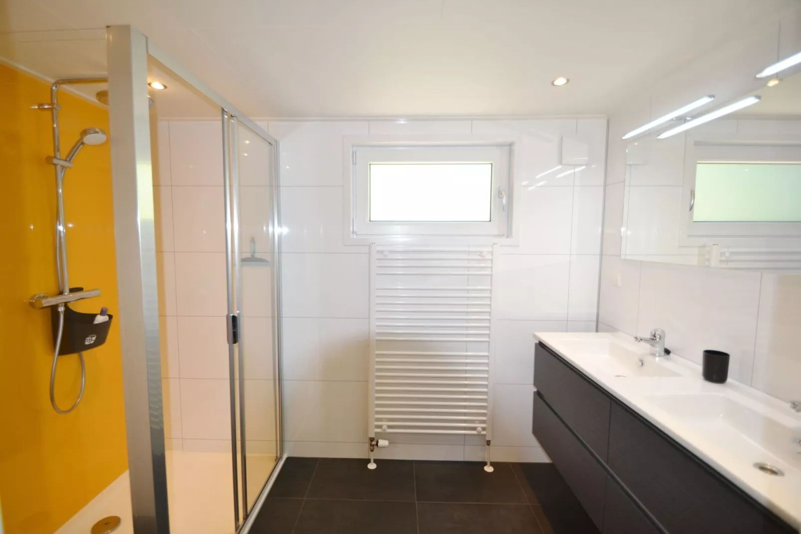 Vakantiepark De Thijmse Berg 17-Bathroom