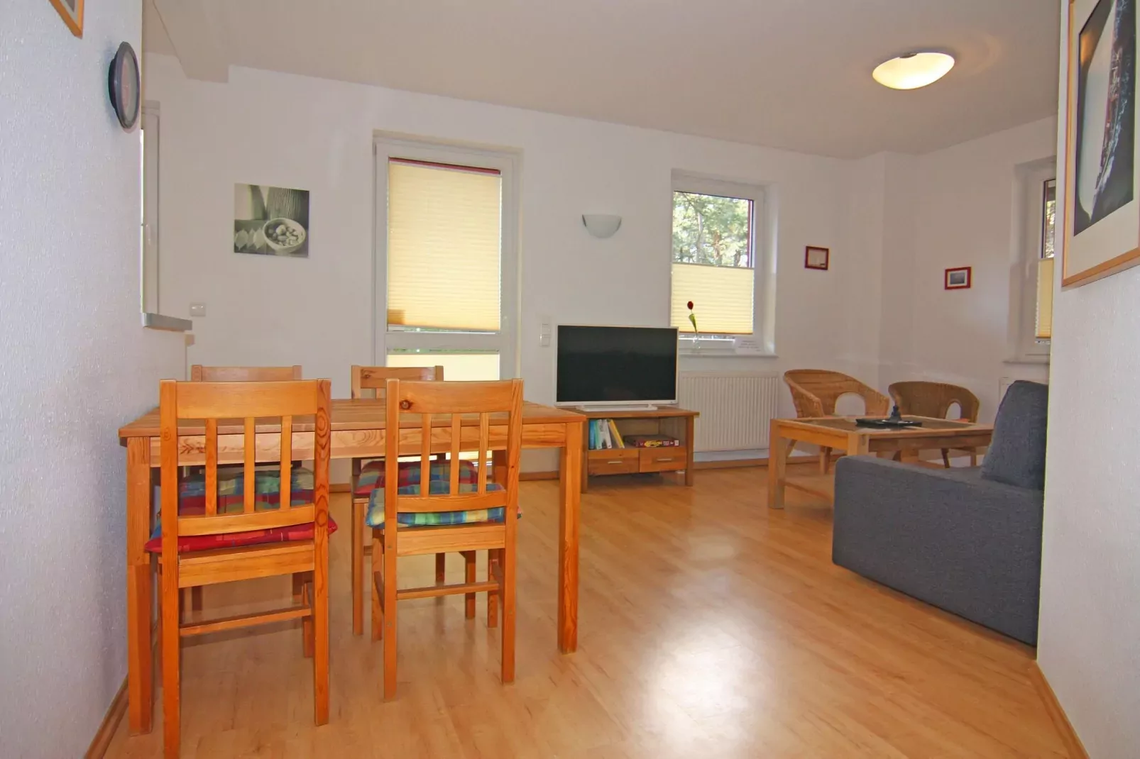 Im EG 50 qm / links-Dining room