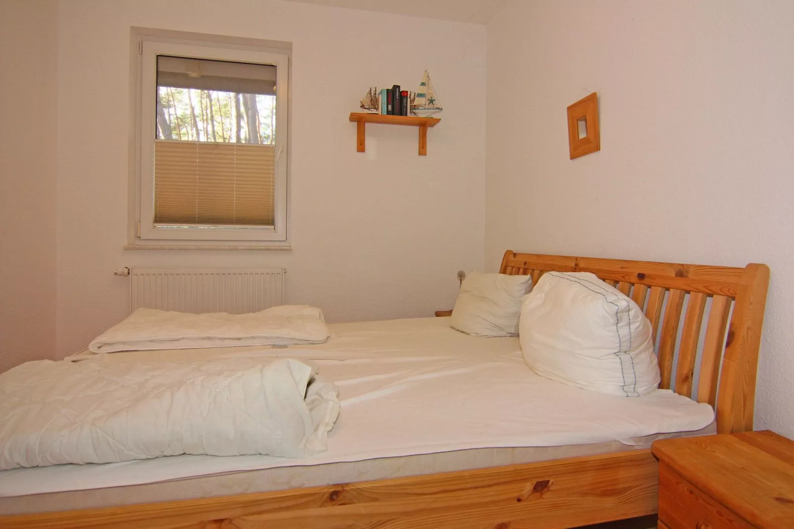 Im EG 50 qm / links-Bedroom