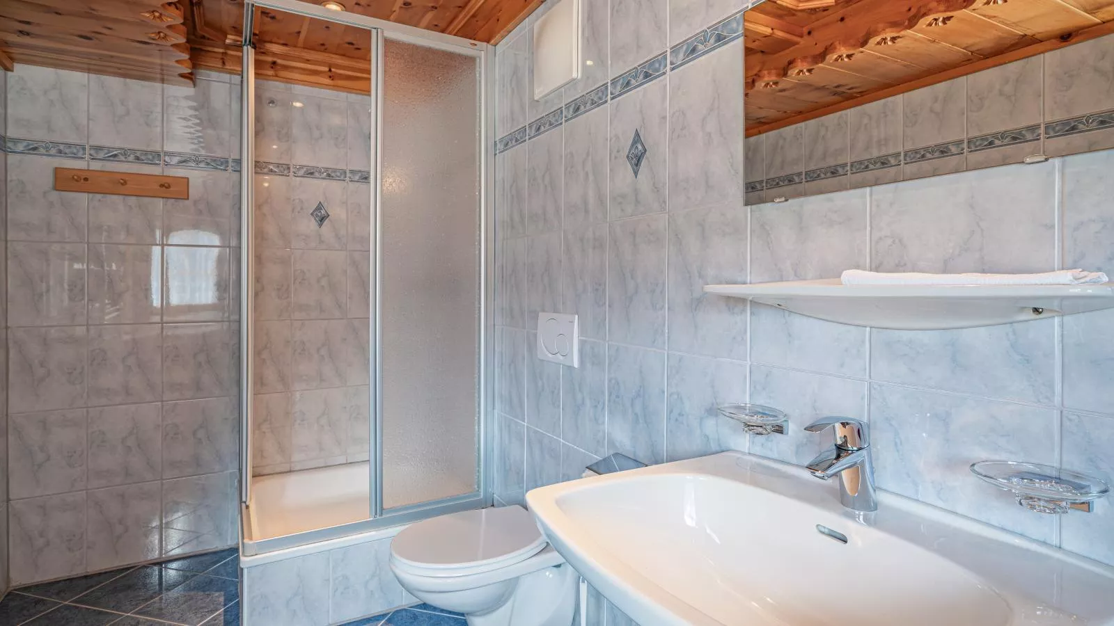 Andre Top 3-Bathroom