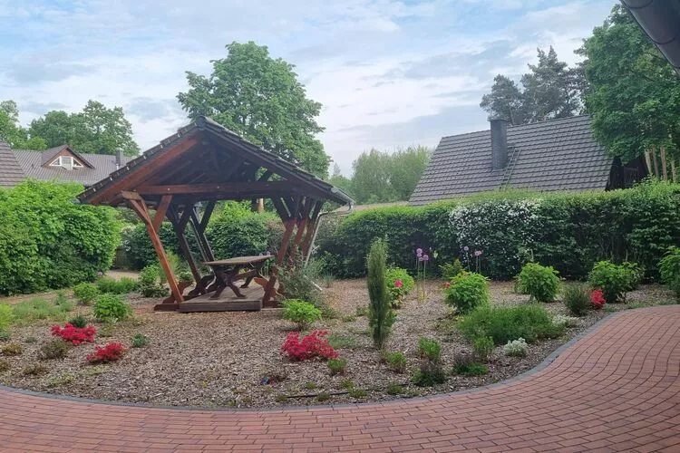 Lehnigksberger Ferienhäuschen-Gebiete Sommer 1 km