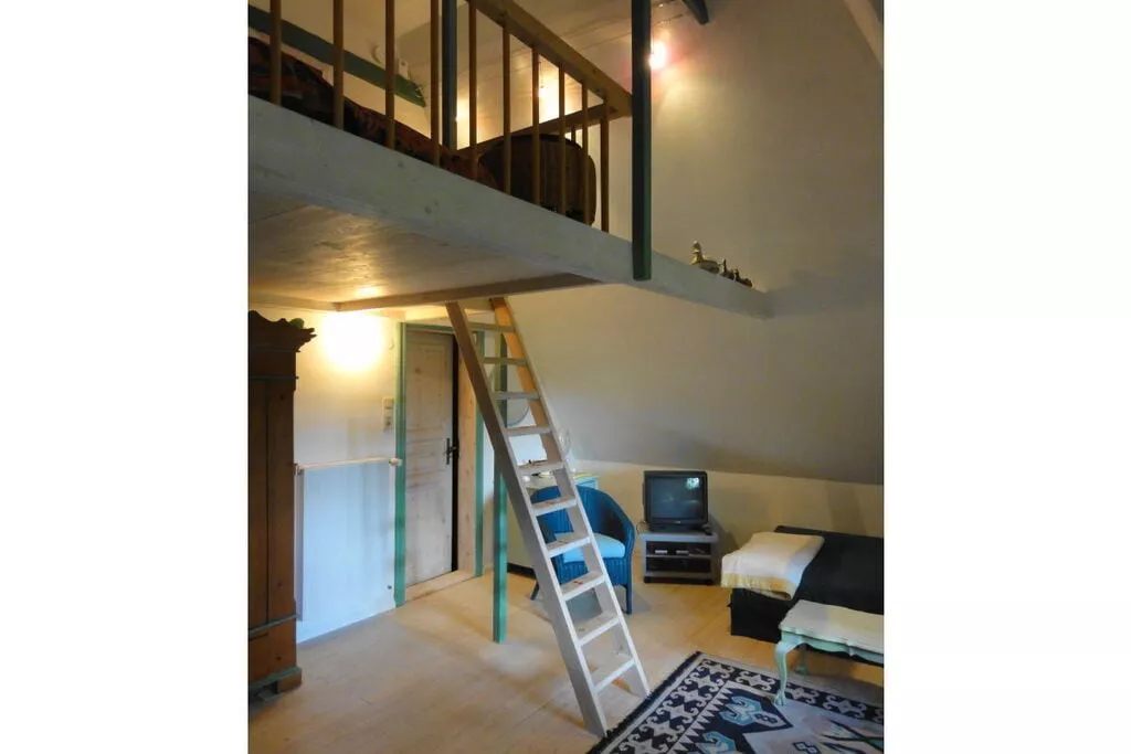 165873-Bedroom