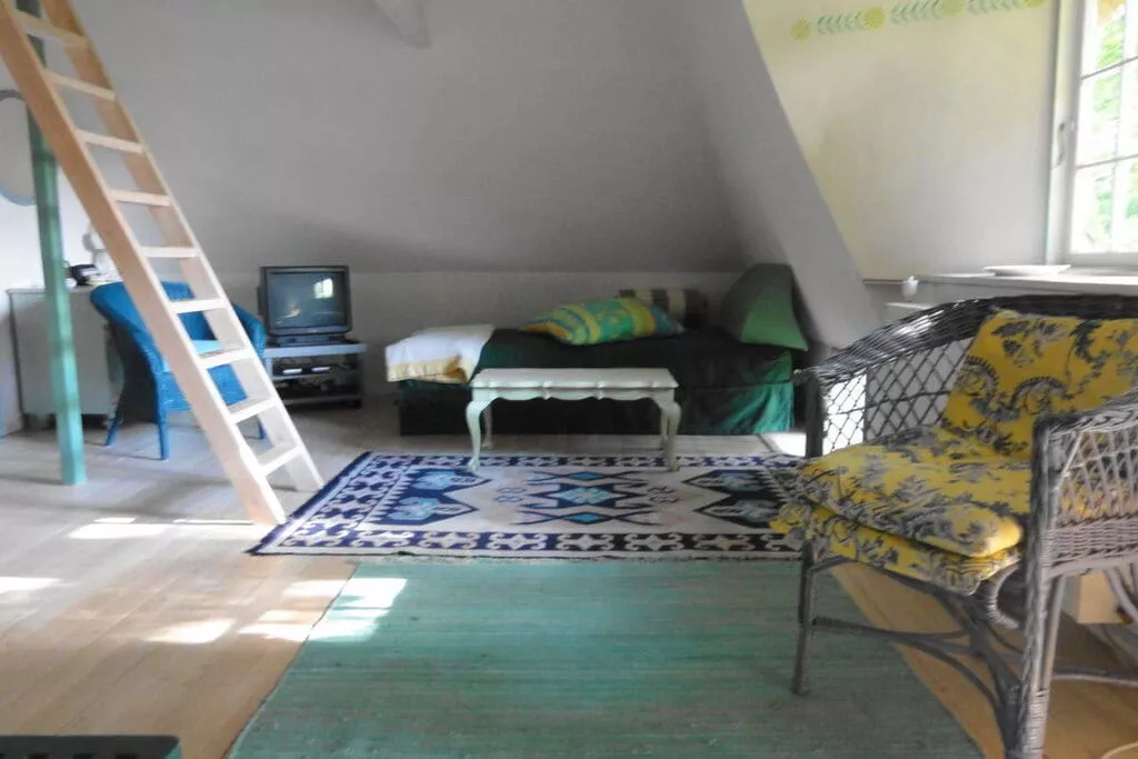 165873-Bedroom