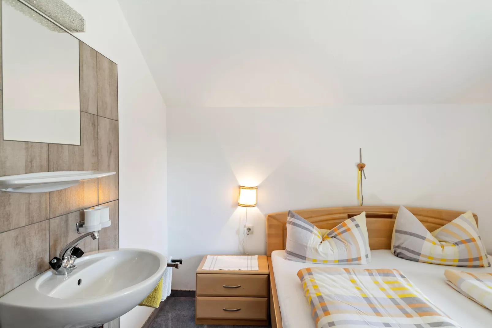 Prantl-Bedroom