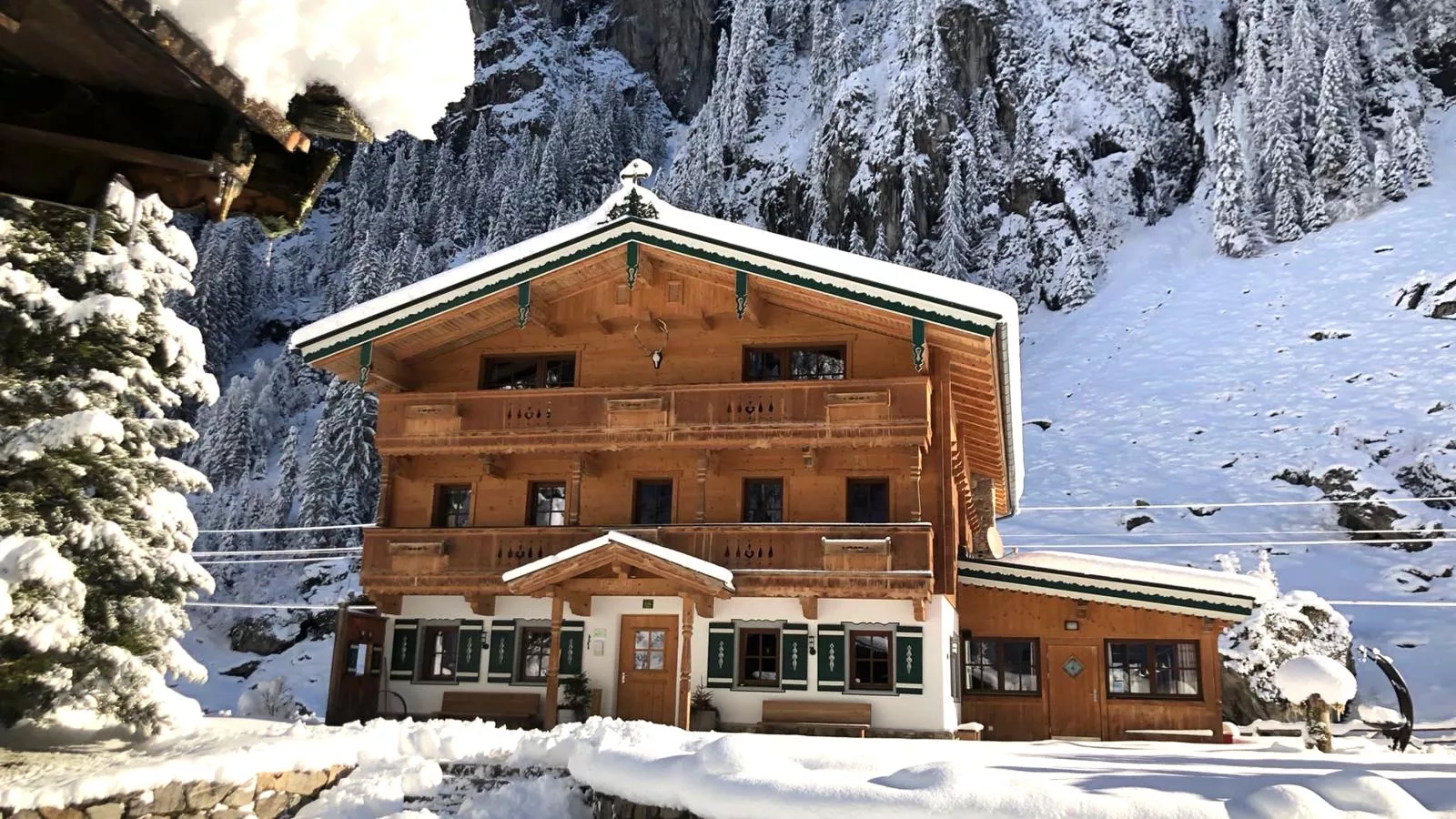 Alpenhaus Lacknerbrunn-Exterior winter