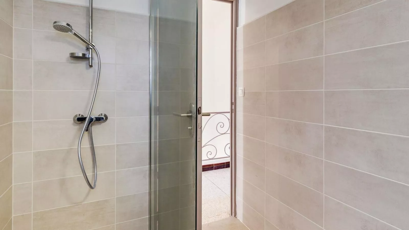 Méridionale-Bathroom